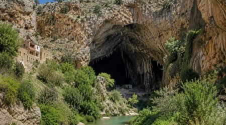 Taza and Friouato Cave Day Trip From Fes